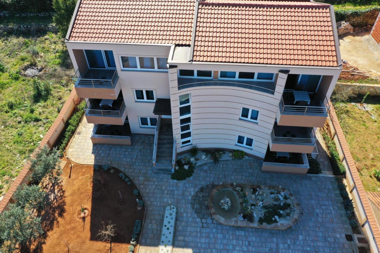 Apartment Dora Преко Екстериор снимка