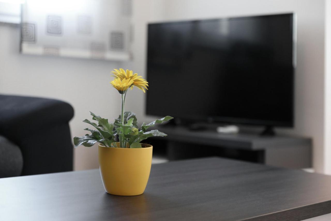 Apartment Dora Преко Екстериор снимка
